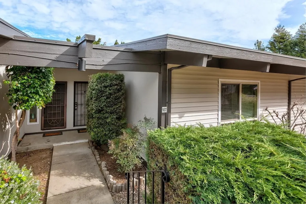 19100 Crest Castro Valley CA 94546