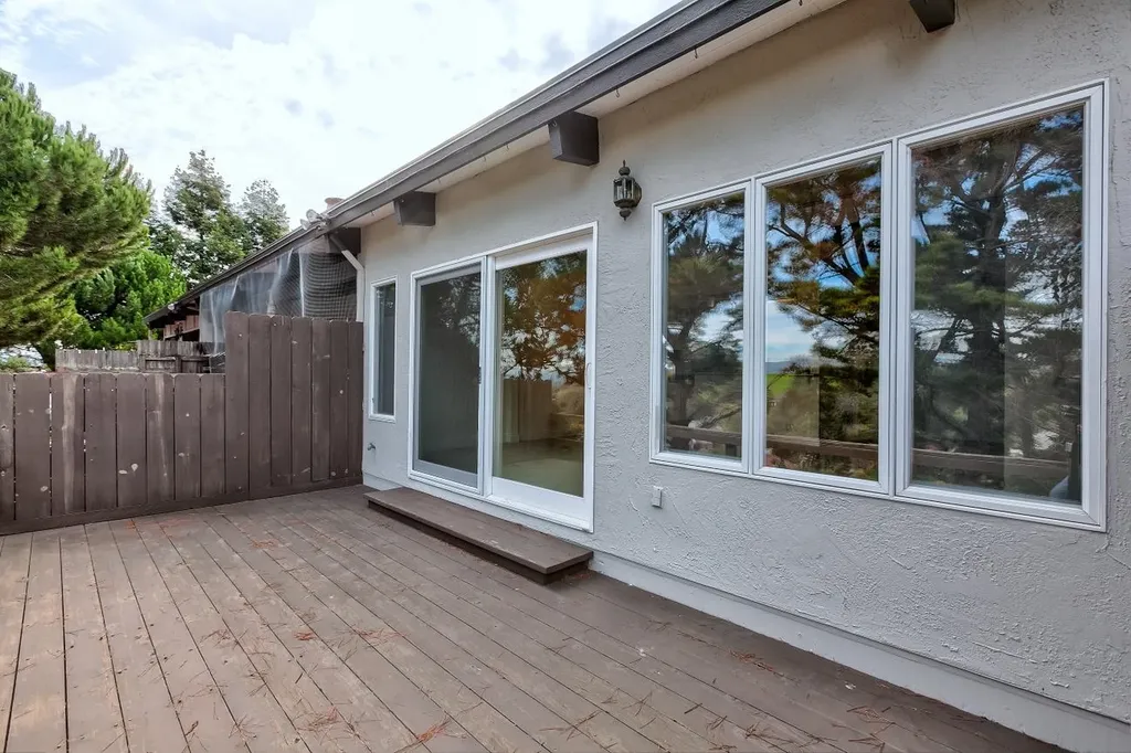 19100 Crest Castro Valley CA 94546