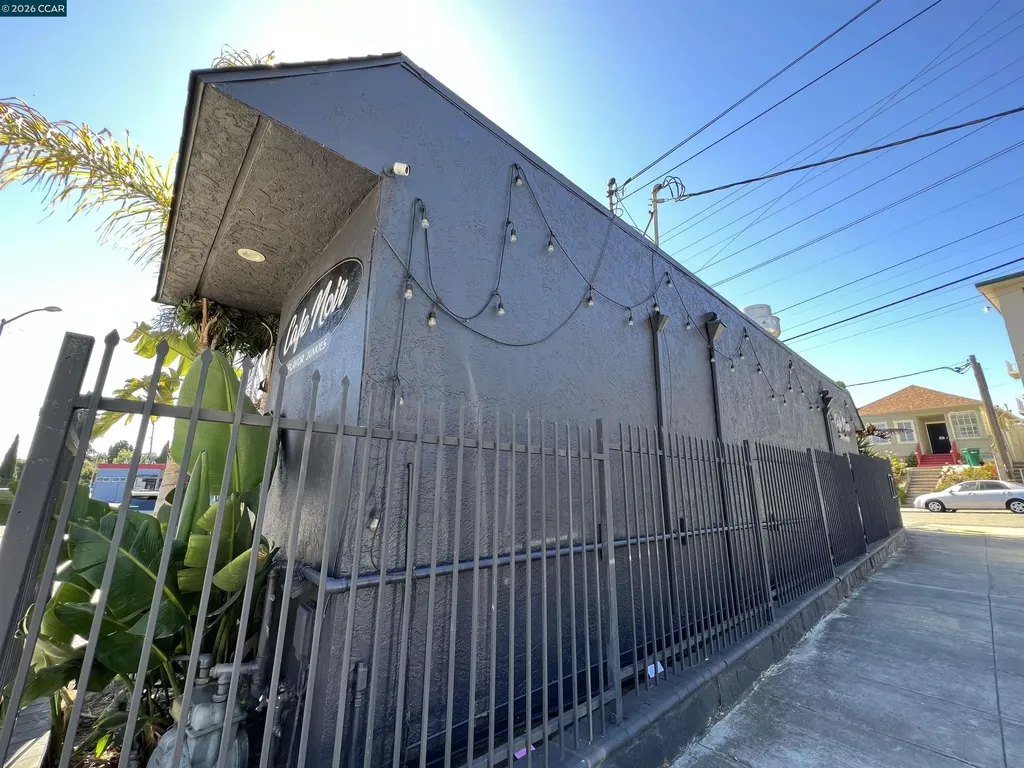 2818 Macarthur Boulevard Oakland CA 94602