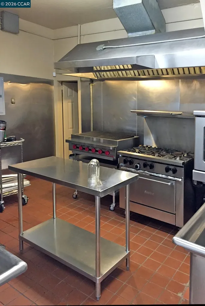 2818 Macarthur Boulevard Oakland CA 94602