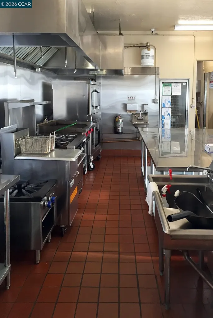 2818 Macarthur Boulevard Oakland CA 94602