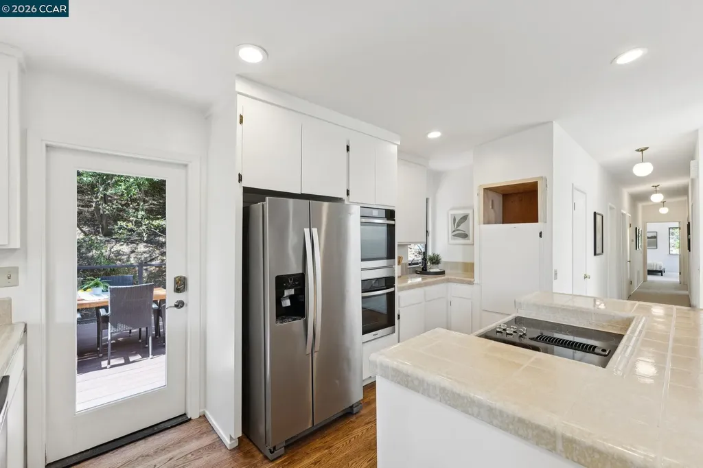 39 Saint Stephens Drive Orinda CA 94563