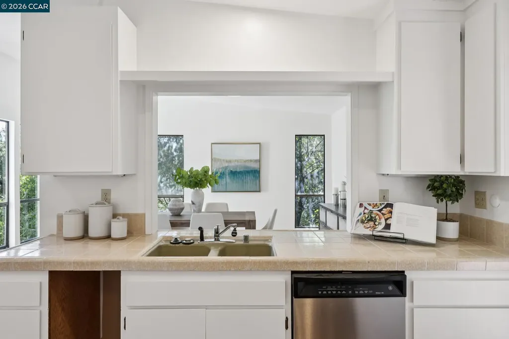 39 Saint Stephens Drive Orinda CA 94563