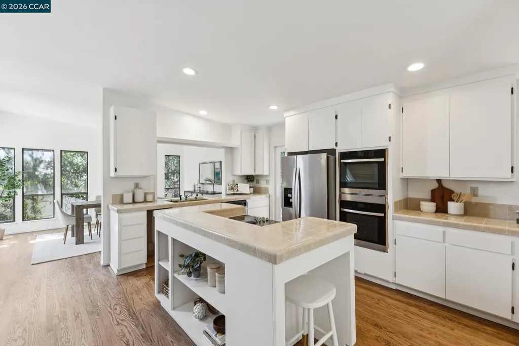 39 Saint Stephens Drive Orinda CA 94563