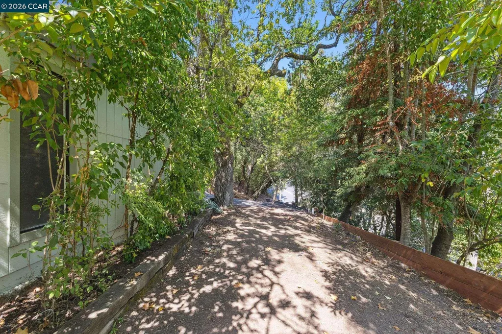 39 Saint Stephens Drive Orinda CA 94563