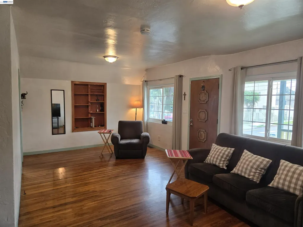 1243 62nd Avenue Oakland CA 94621