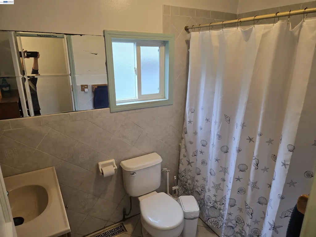 1243 62nd Avenue Oakland CA 94621