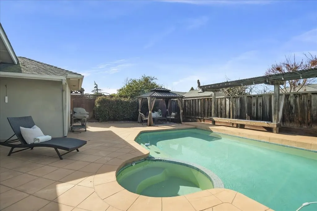 4141 Mattos Drive Fremont CA 94536