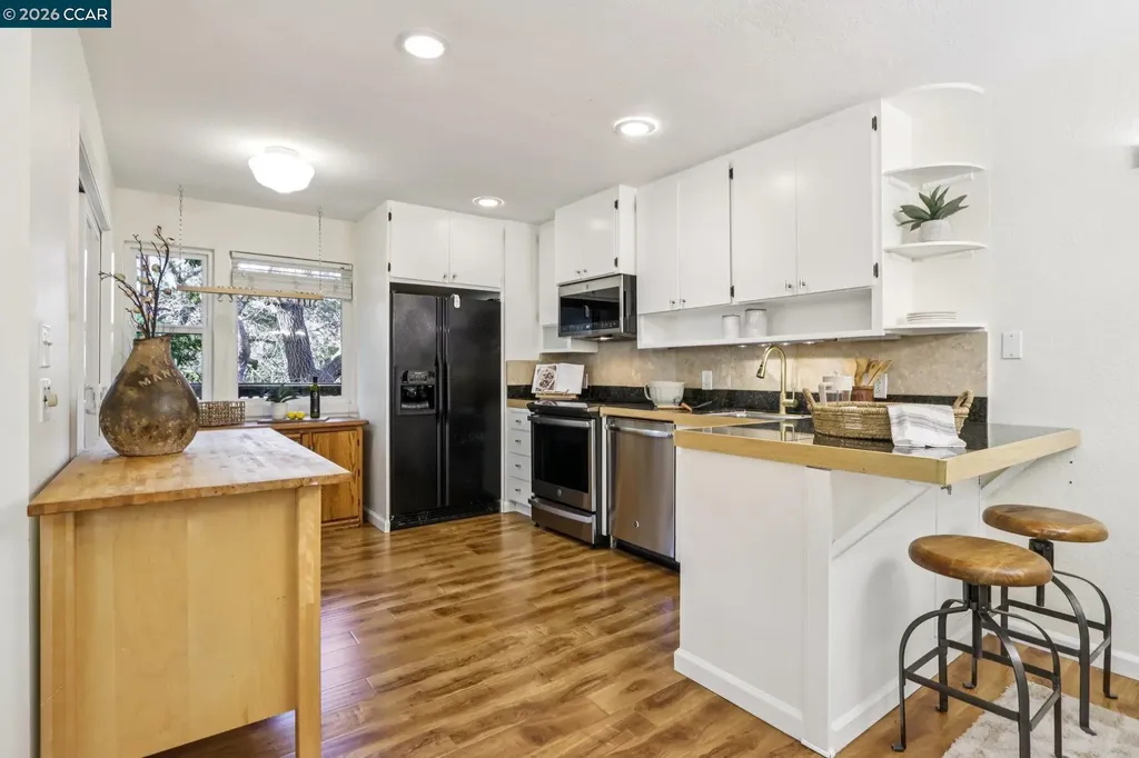911 Dewing Avenue Lafayette CA 94549