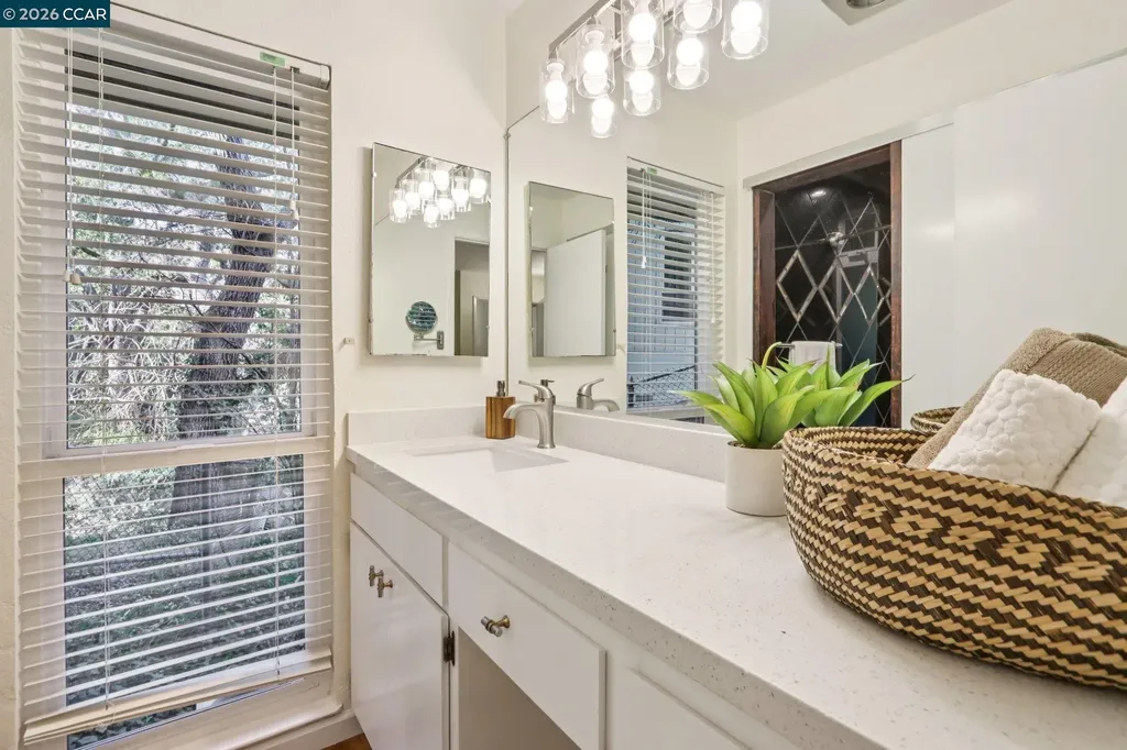 911 Dewing Avenue Lafayette CA 94549