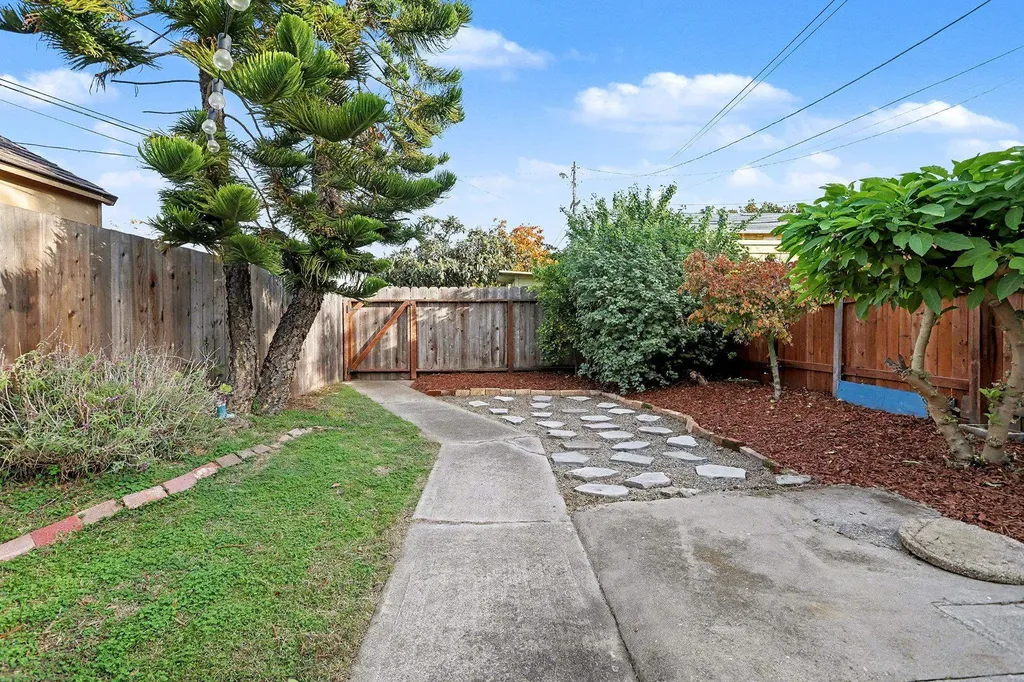 1808 Main Street Alameda CA 94501