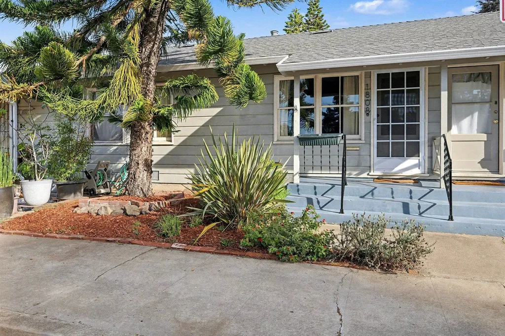 1808 Main Street Alameda CA 94501