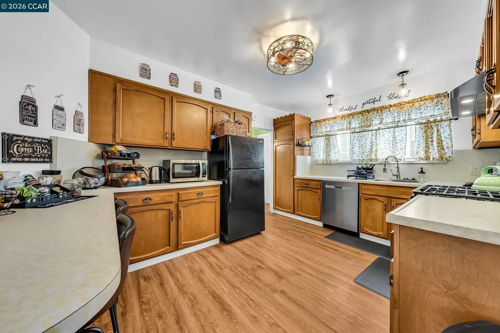 2628 Logan Street Oakland CA 94601