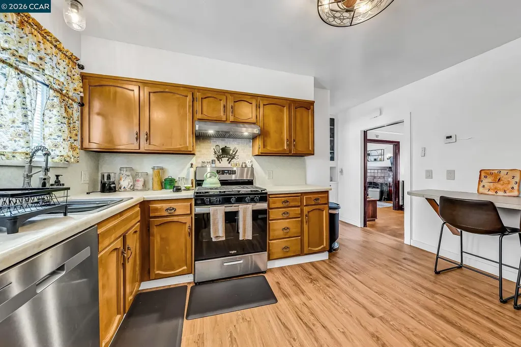 2628 Logan Street Oakland CA 94601