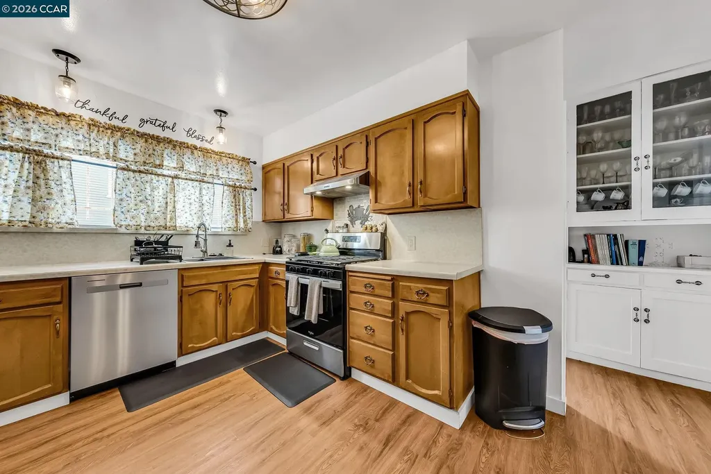 2628 Logan Street Oakland CA 94601