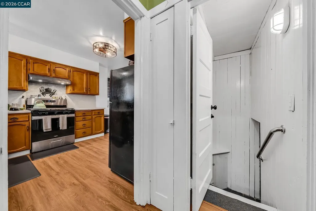 2628 Logan Street Oakland CA 94601