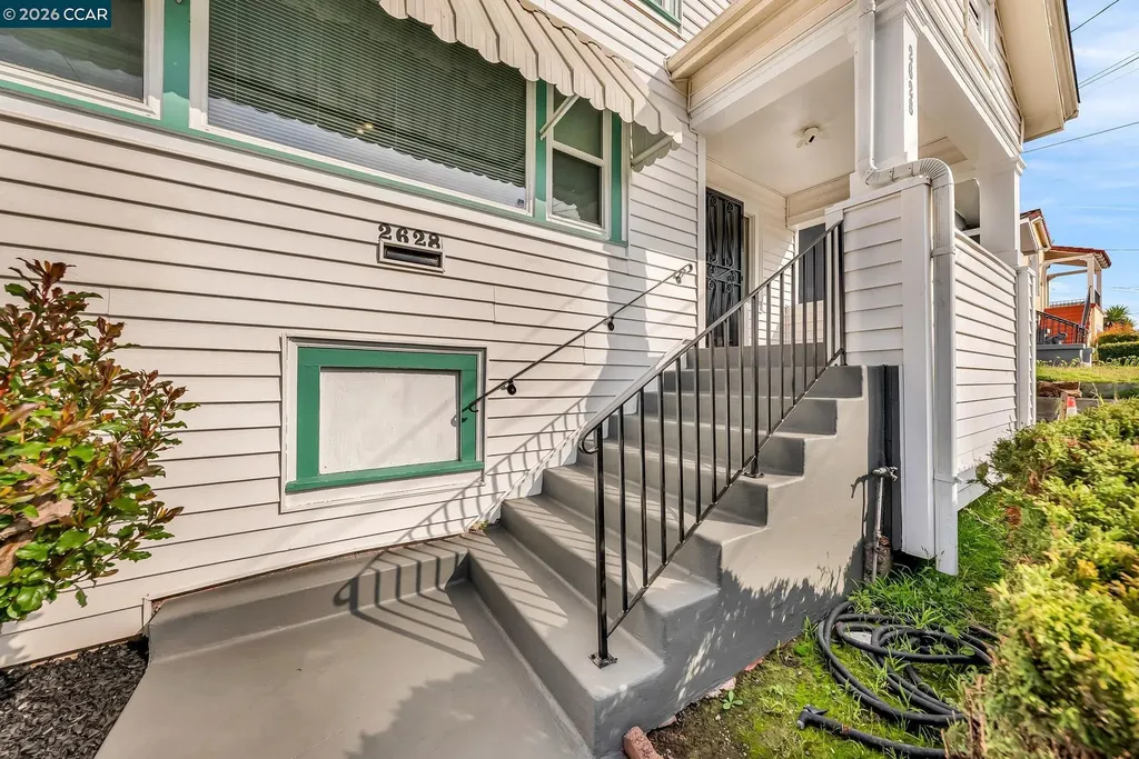 2628 Logan Street Oakland CA 94601