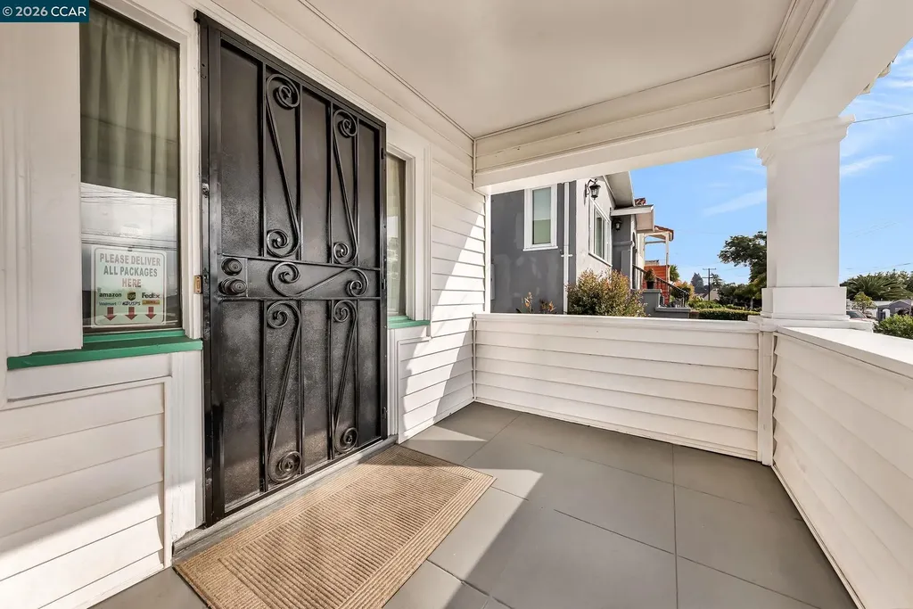 2628 Logan Street Oakland CA 94601