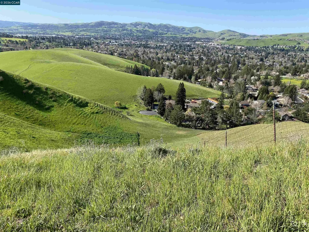 2490 Tassajara Lane Danville CA 94526