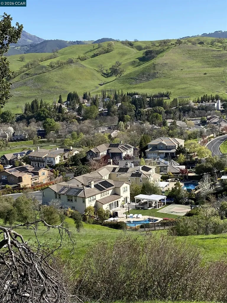 2490 Tassajara Lane Danville CA 94526
