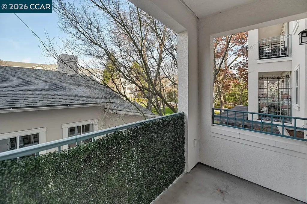1860 Tice Creek Drive Walnut Creek CA 94595