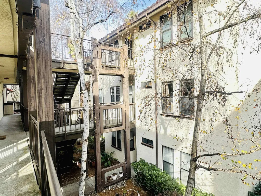 320 Villa Way Walnut Creek CA 94595