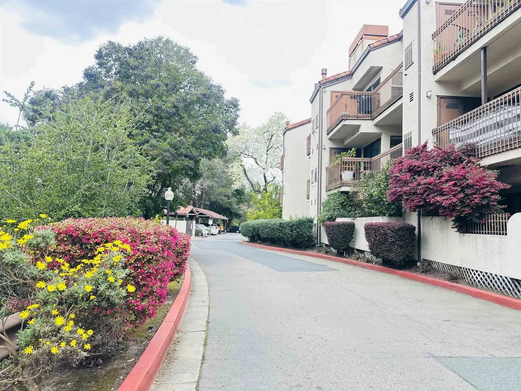 320 Villa Way Walnut Creek CA 94595