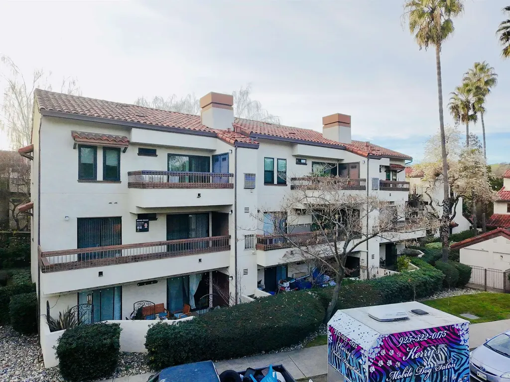 320 Villa Way Walnut Creek CA 94595