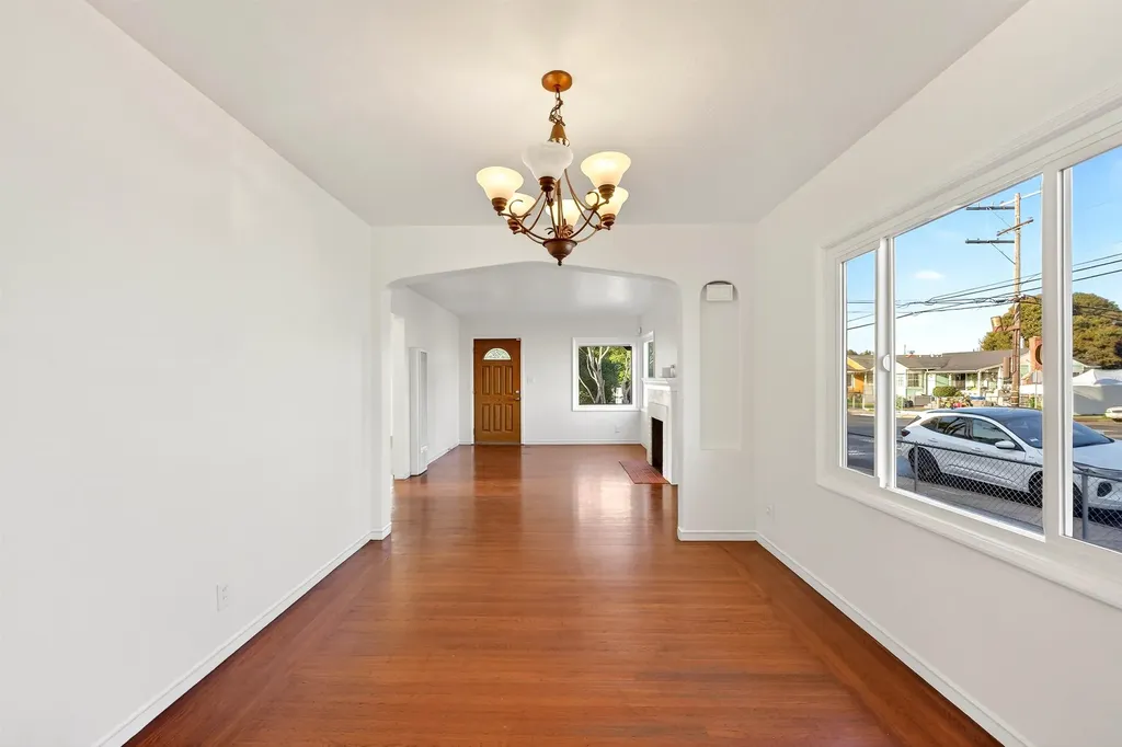 10200 Royal Ann Street Oakland CA 94603