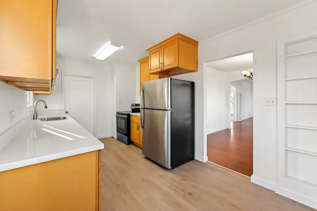 10200 Royal Ann Street Oakland CA 94603