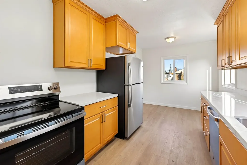 10200 Royal Ann Street Oakland CA 94603