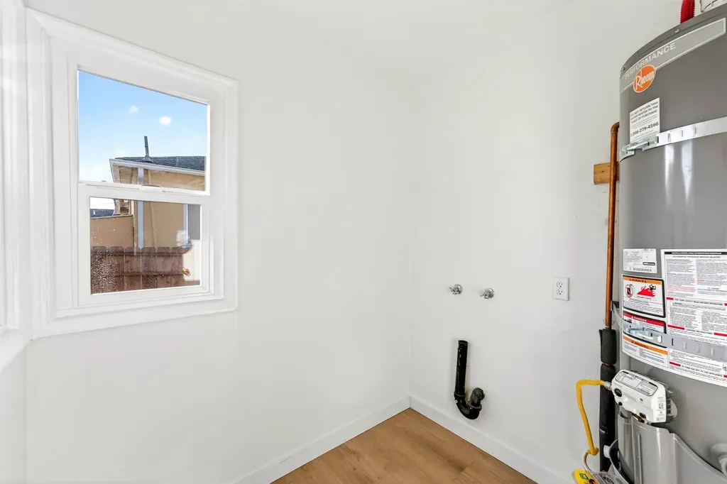 10200 Royal Ann Street Oakland CA 94603