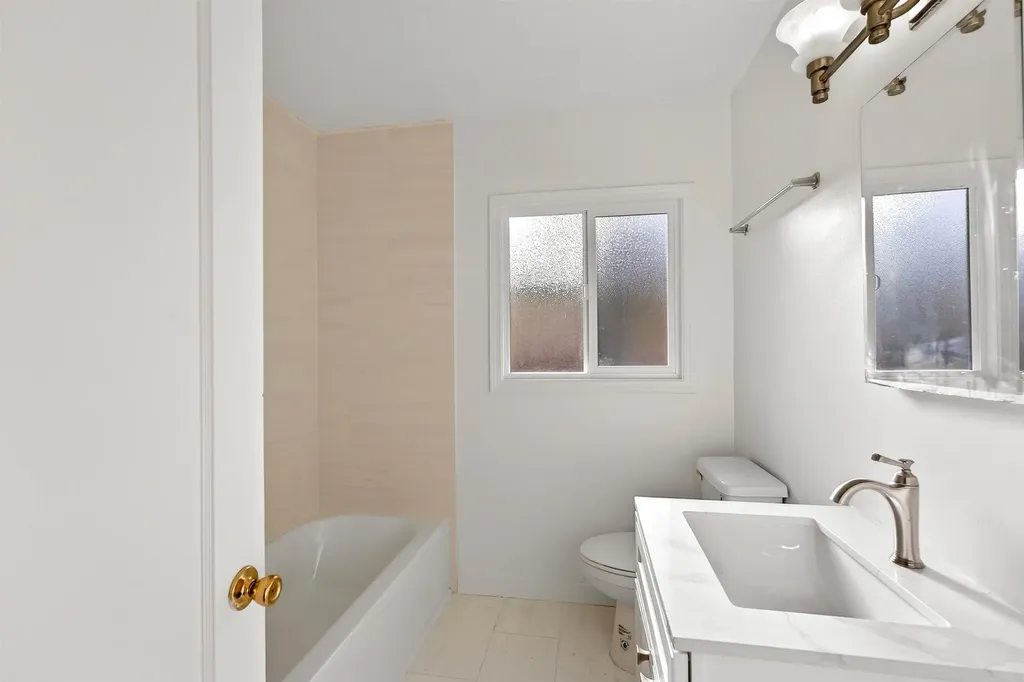 10200 Royal Ann Street Oakland CA 94603