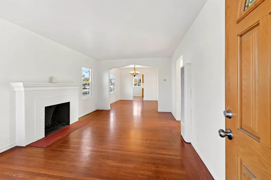 10200 Royal Ann Street Oakland CA 94603