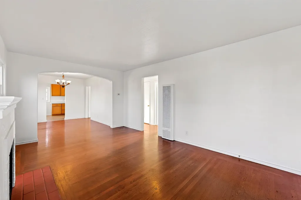 10200 Royal Ann Street Oakland CA 94603