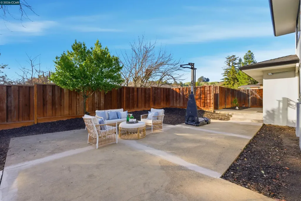 89 Greenfield Drive Moraga CA 94556