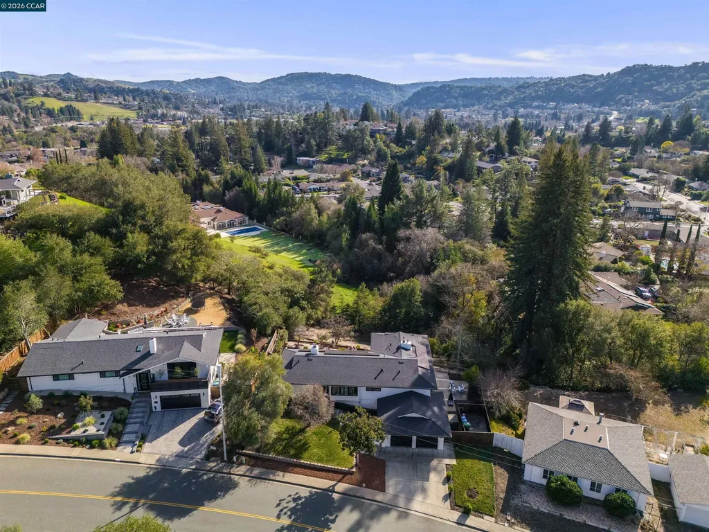 89 Greenfield Drive Moraga CA 94556