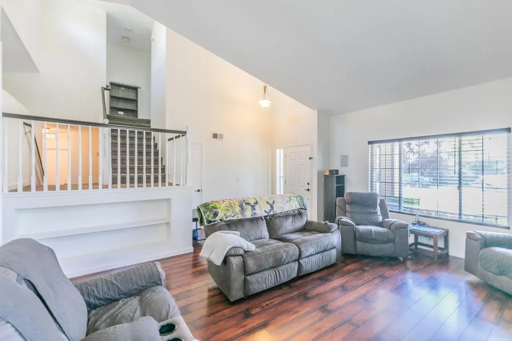 690 Woodard Way Dixon CA 95620