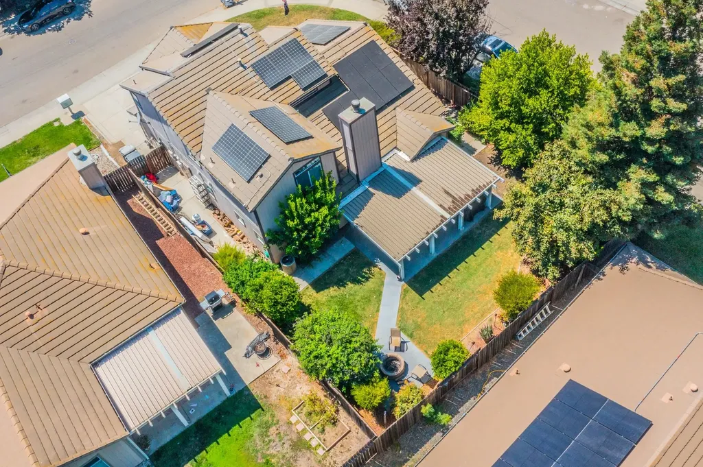 690 Woodard Way Dixon CA 95620