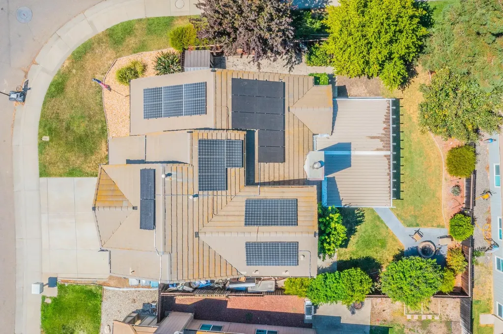 690 Woodard Way Dixon CA 95620