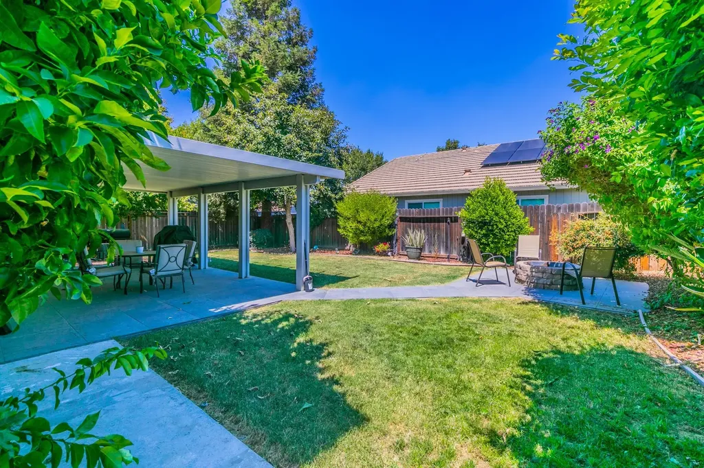 690 Woodard Way Dixon CA 95620