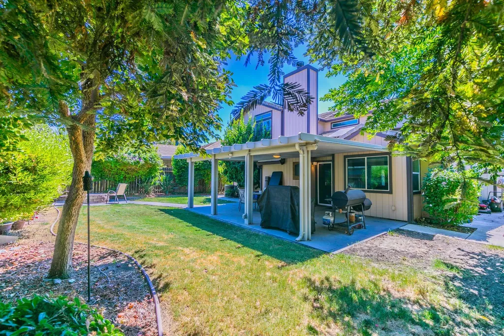 690 Woodard Way Dixon CA 95620