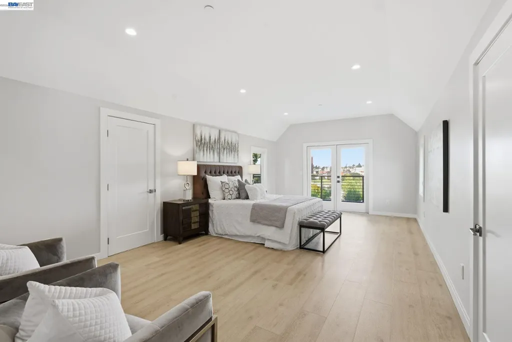 335 Hanover Avenue Oakland CA 94606