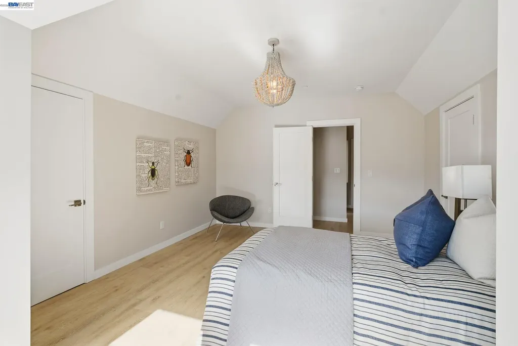 335 Hanover Avenue Oakland CA 94606