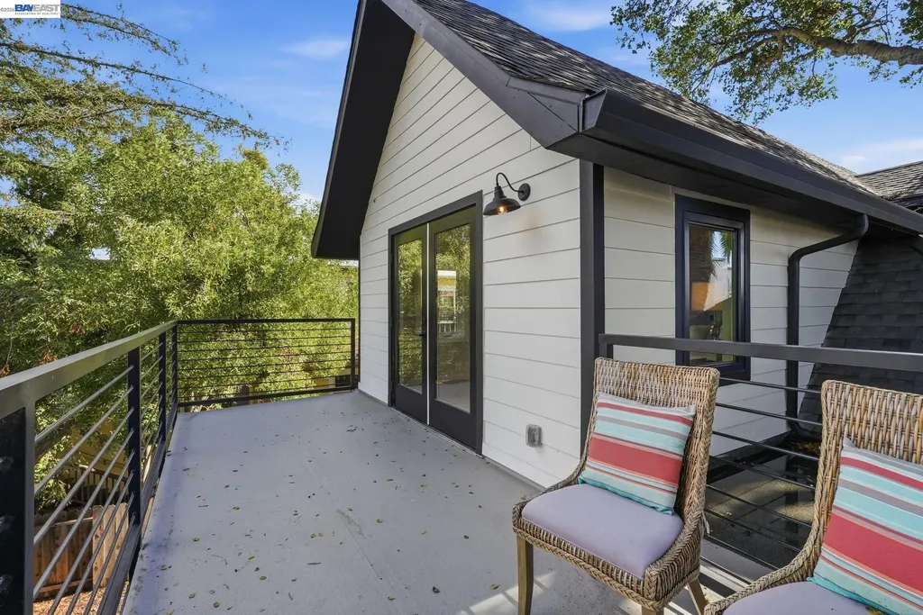 335 Hanover Avenue Oakland CA 94606