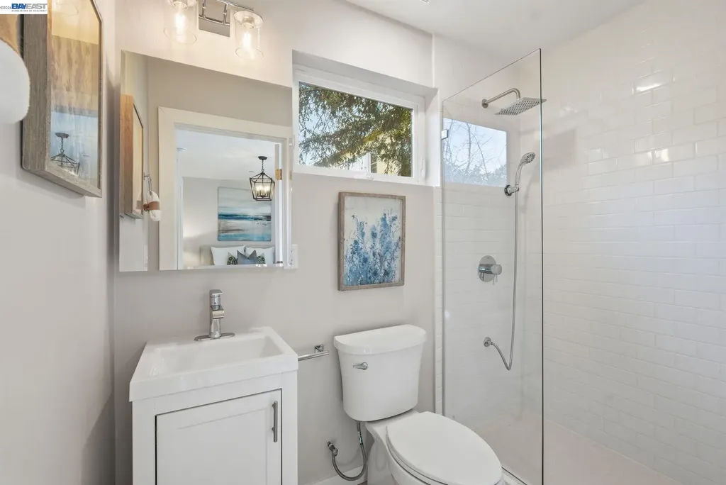 335 Hanover Avenue Oakland CA 94606