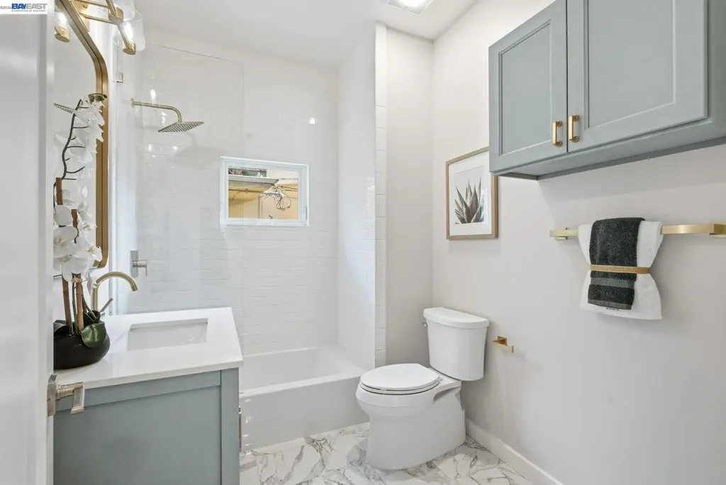 335 Hanover Avenue Oakland CA 94606