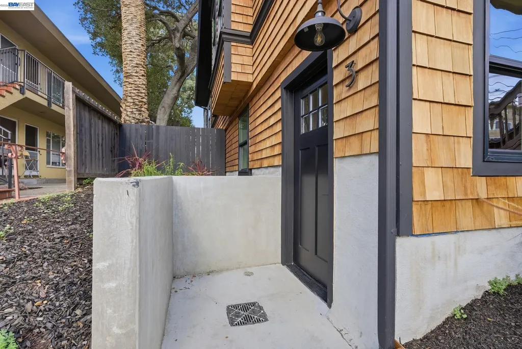 335 Hanover Avenue Oakland CA 94606