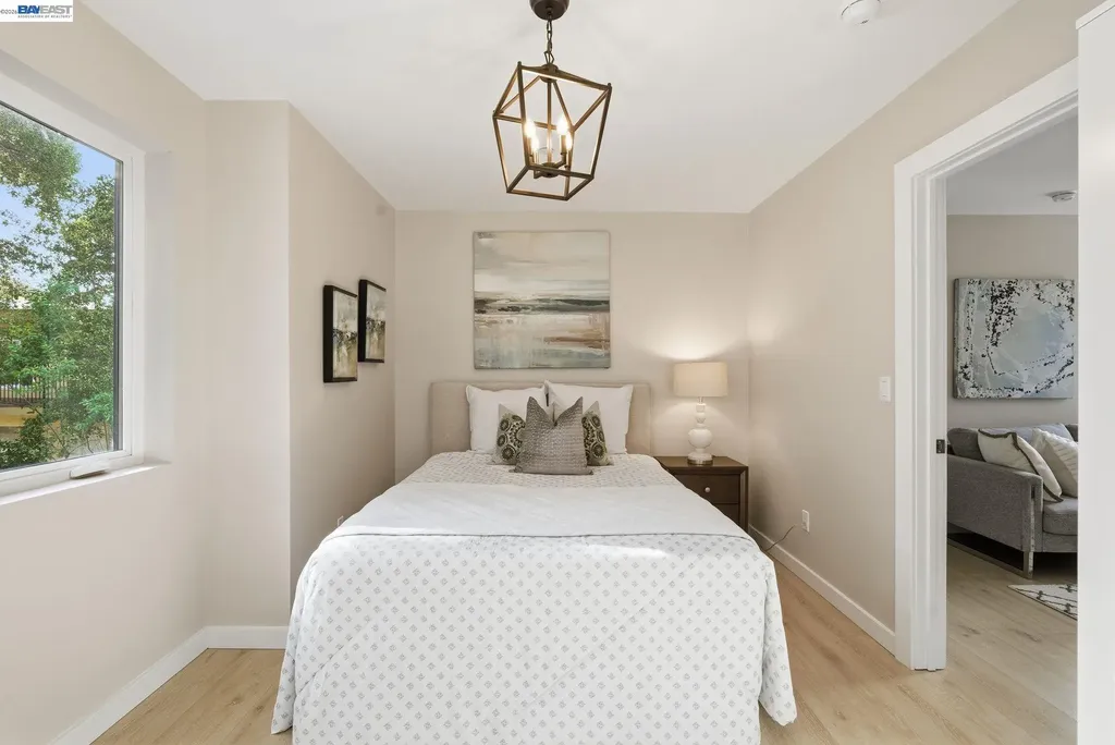 335 Hanover Avenue Oakland CA 94606