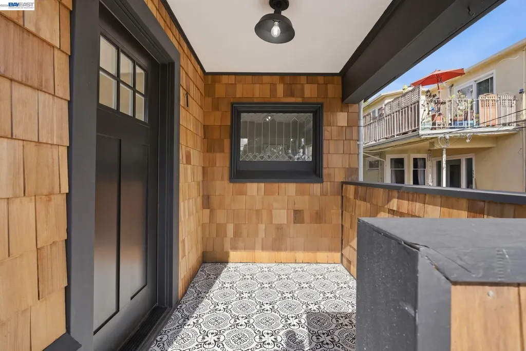 335 Hanover Avenue Oakland CA 94606